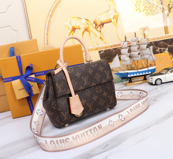 ルイヴィトンバッグ背面デザイン